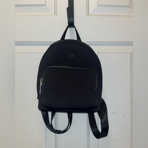 🍋 LIKE NEW Lululemon Knit Nylon Micro Backpack 4L - Black (Water Repellent)